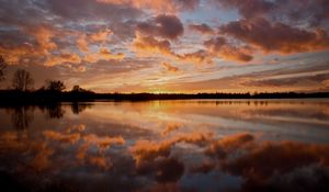 Preview wallpaper lake, sunset, dusk, water, reflection