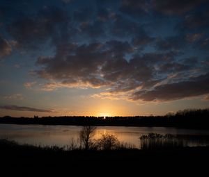 Preview wallpaper lake, sunset, dusk, dark, evening