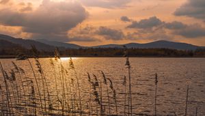 Preview wallpaper lake, sunset, dusk, evening, nature