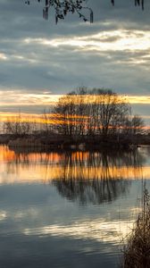 Preview wallpaper lake, sunset, grass, reflection