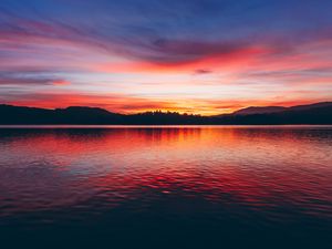 Preview wallpaper lake, sunset, horizon, sky, trees, twilight
