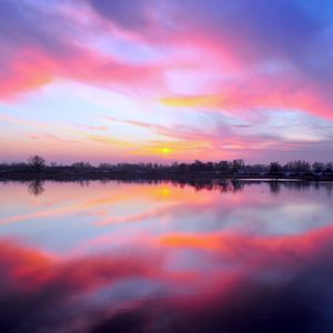 Preview wallpaper lake, sunset, reflection, sky, horizon