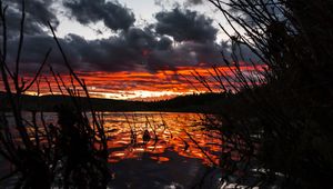 Preview wallpaper lake, sunset, sky, grass, yellowstone national park, united states