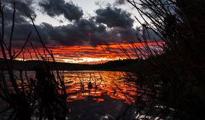 Preview wallpaper lake, sunset, sky, grass, yellowstone national park, united states