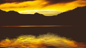 Preview wallpaper lake, sunset, skyline, sky, reflection