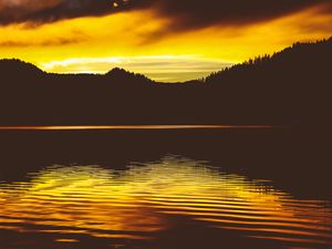 Preview wallpaper lake, sunset, skyline, sky, reflection