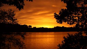 Preview wallpaper lake, sunset, trees, horizon, evening