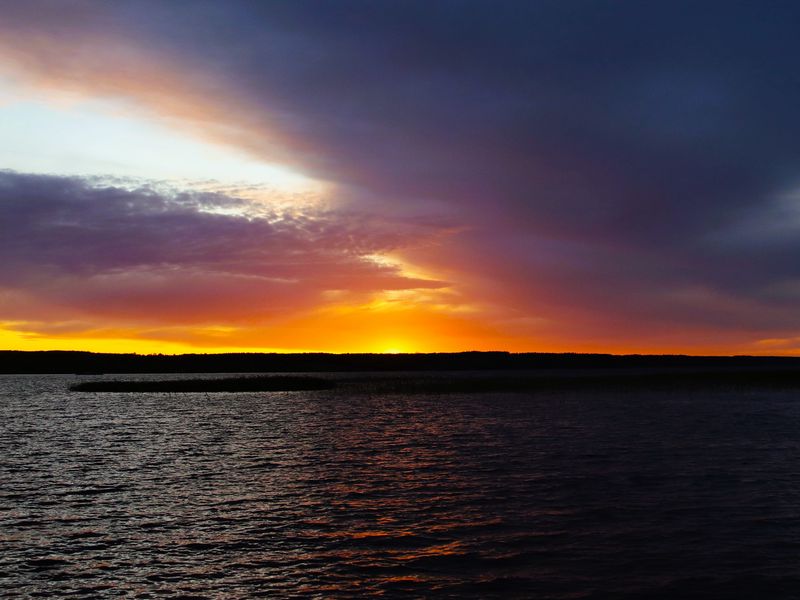 800x600 Wallpaper lake, sunset, water, sun, sky, nature, landscape, evening