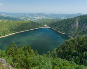 Preview wallpaper lake, trees, forest, nature, clouds, landscape