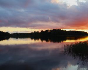 Preview wallpaper lake, trees, forest, clouds, sky, sunset, landscape, dark