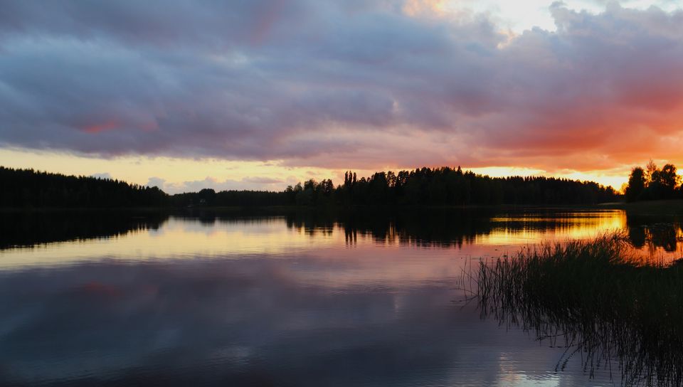 960x544 Wallpaper lake, trees, forest, clouds, sky, sunset, landscape, dark