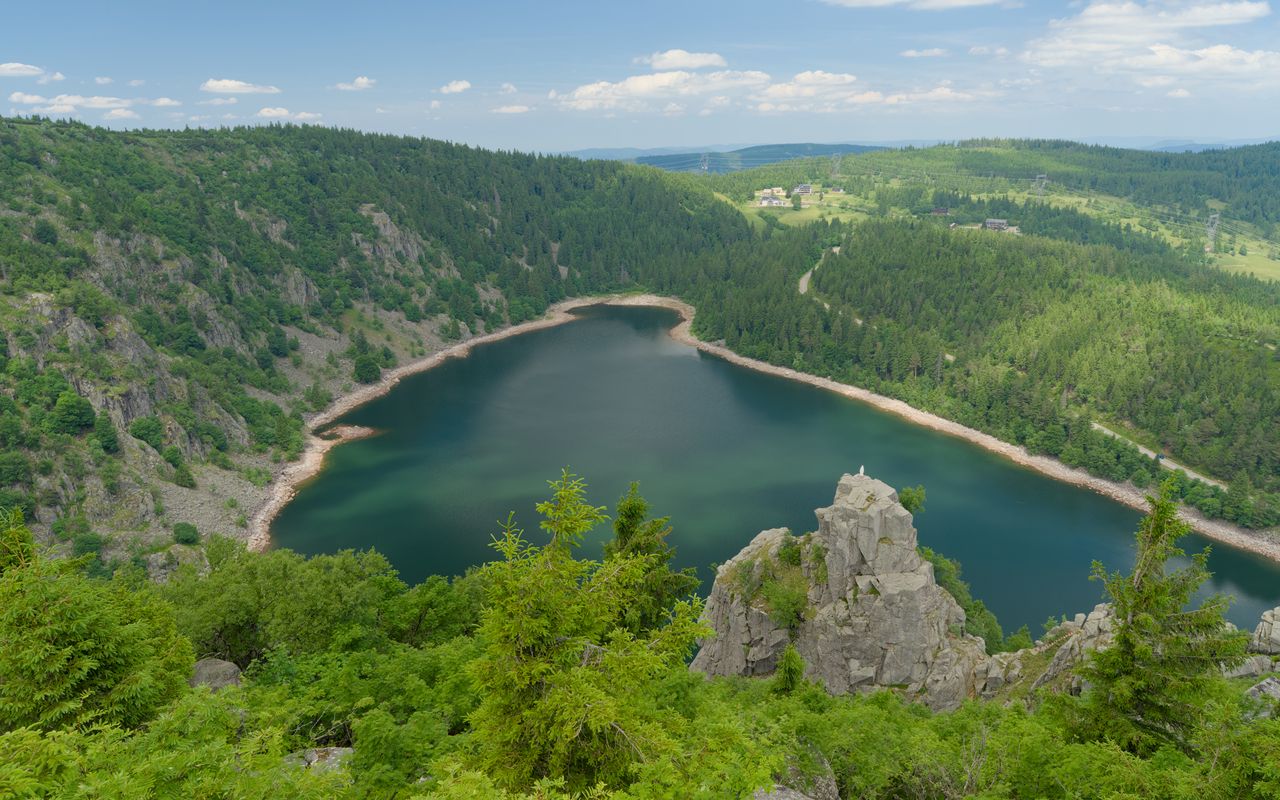 1280x800 Wallpaper lake, trees, mountains, clouds, landscape