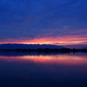 Preview wallpaper lake, trees, silhouettes, sky, evening