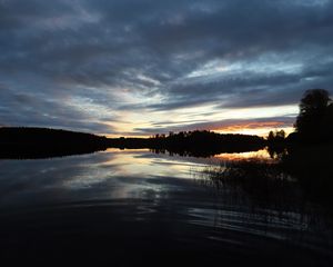 Preview wallpaper lake, trees, sunset, sky, clouds