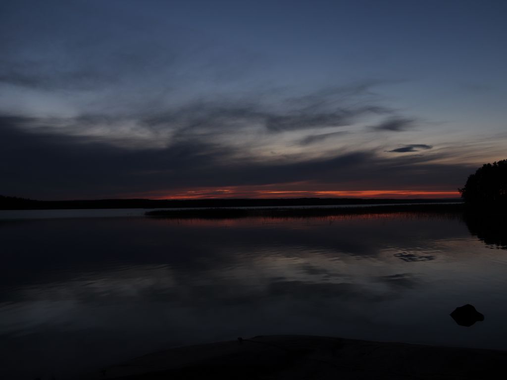 1024x768 Wallpaper lake, water, clouds, sunset, sky, reflection, dark