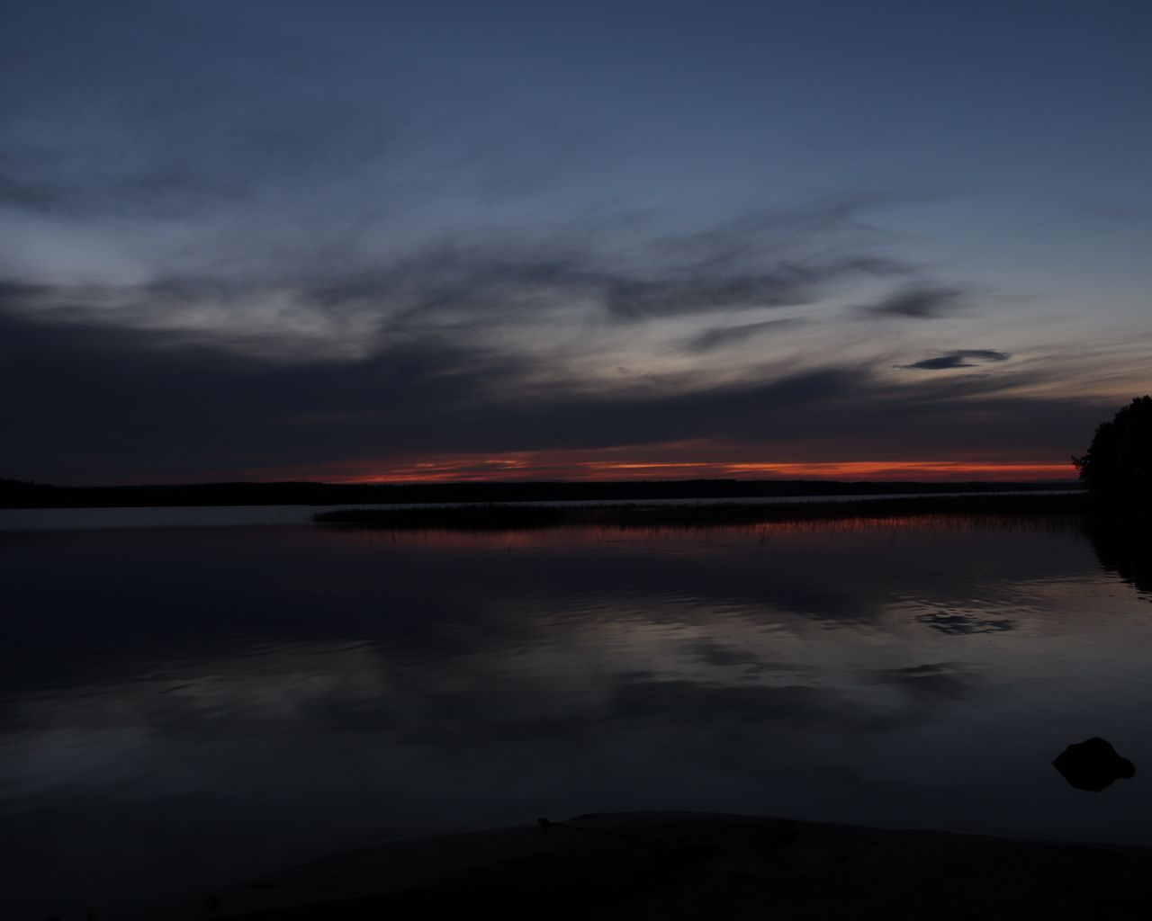 1280x1024 Wallpaper lake, water, clouds, sunset, sky, reflection, dark