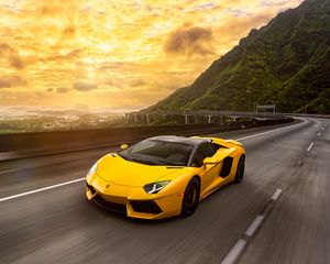 Preview wallpaper lamborghini, aventador, lp700-4, yellow, movement