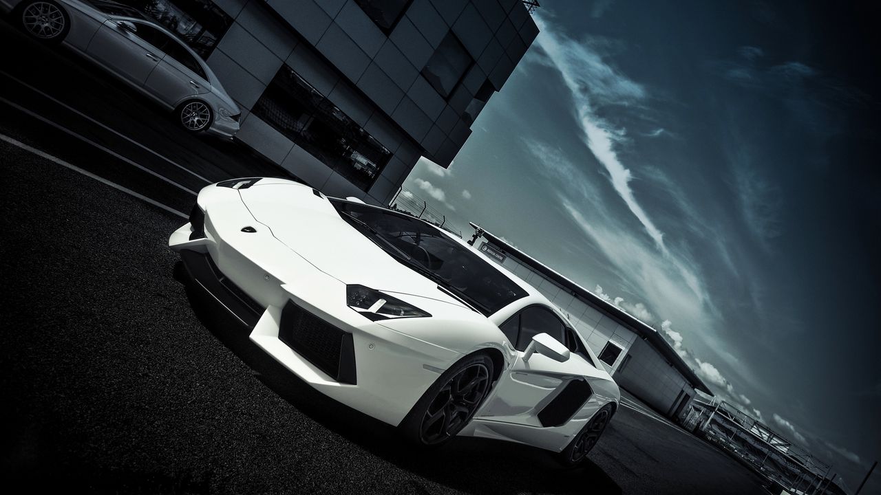 Bạn là một fan của siêu xe Lamborghini? Hãy xem hình nền Lamborghini đẹp mắt này để cảm nhận niềm đam mê cháy bỏng với dòng xe đình đám này nhé!