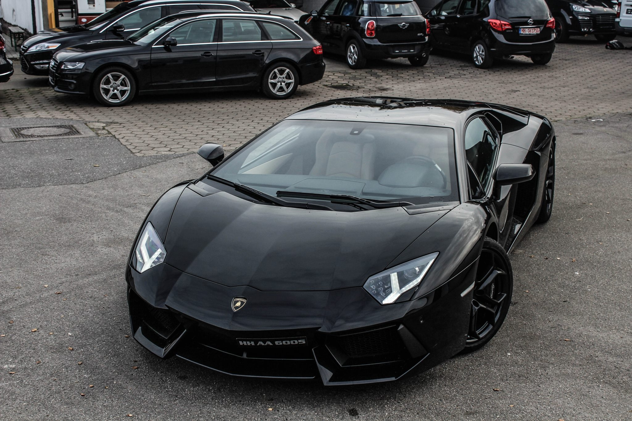 Черные машины есть. Lamborghini Aventador lp700-4 Black. Ламборджини авентадор LP 700 черная. Lamborghini Aventador lp700 чёрный. Lamborghini Aventador LP чёрный.