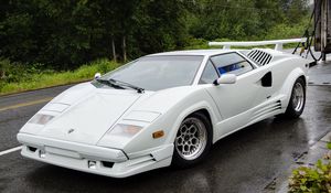 Preview wallpaper lamborghini, countach, white, side view