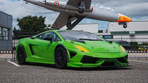 Preview wallpaper lamborghini gallardo, lamborghini, sports car, airplane, car