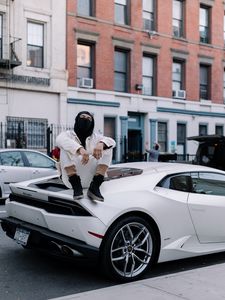 Preview wallpaper lamborghini gallardo, man, style, urban