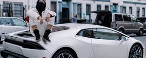 Preview wallpaper lamborghini gallardo, man, style, urban