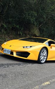 Preview wallpaper lamborghini, sports car, side view, yellow