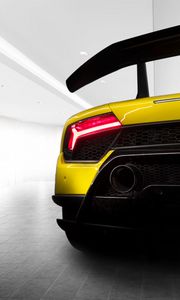 Preview wallpaper lamborghini, sportscar, yellow, rear view, lantern
