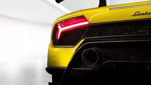 Preview wallpaper lamborghini, sportscar, yellow, rear view, lantern