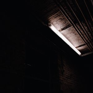 Preview wallpaper lamp, basement, dark