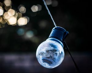 Preview wallpaper lamp, glass, drops