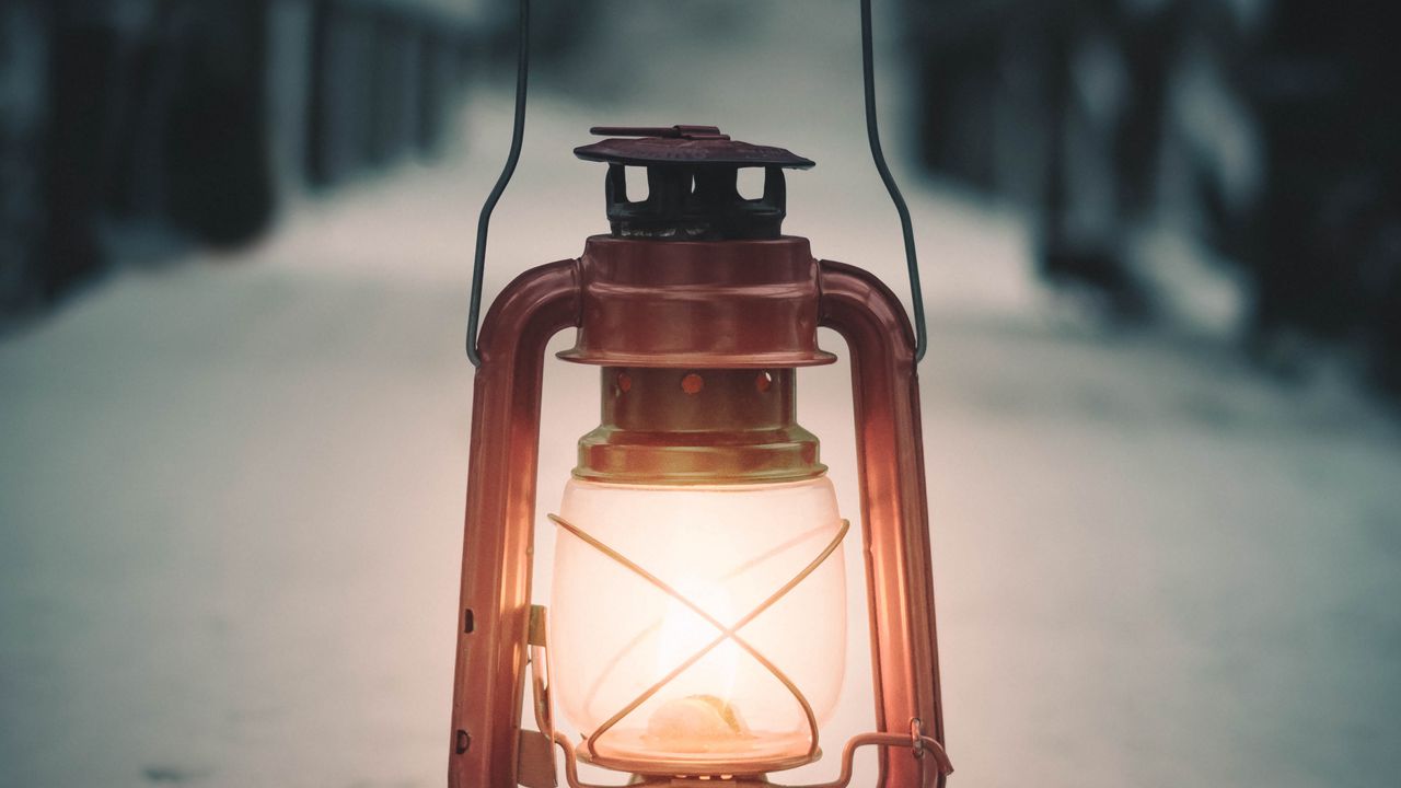 Wallpaper lamp, lantern, snow