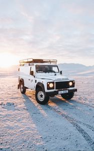 Preview wallpaper land rover, car, headlights, suv