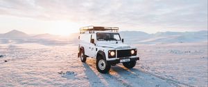 Preview wallpaper land rover, car, headlights, suv