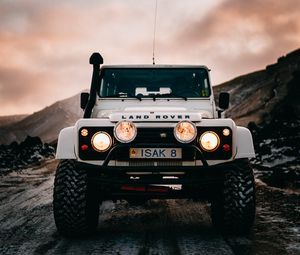 Preview wallpaper land rover, car, lights, front view, white