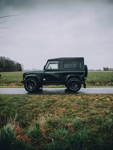 Preview wallpaper land rover, car, suv, grass