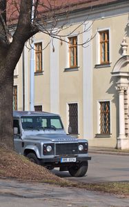 Preview wallpaper land rover, car, suv, gray, building