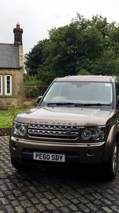 Preview wallpaper land rover, car, suv, brown, parking