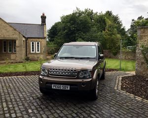 Preview wallpaper land rover, car, suv, brown, parking