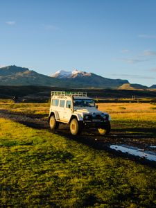 Preview wallpaper land rover, car, suv, mountains