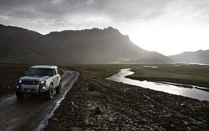 Preview wallpaper land rover, dc100, side view, mud, suv