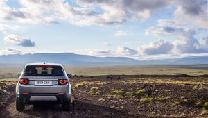 Preview wallpaper land rover discovery, land rover, car, suv, gray, rear view, nature