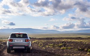 Preview wallpaper land rover discovery, land rover, car, suv, gray, rear view, nature