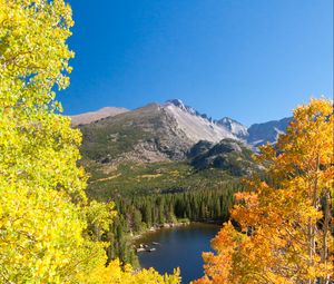 Preview wallpaper landscape, mountains, lake, trees, autumn