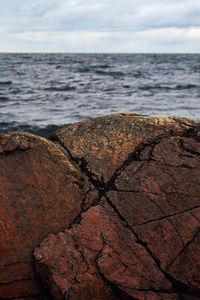 Preview wallpaper landscape, stones, rocks, sea, nature, cranny