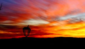 Preview wallpaper lantern, bird, silhouette, sunset