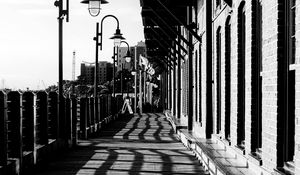 Preview wallpaper lantern, building, facade, shadows, bw