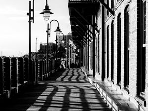 Preview wallpaper lantern, building, facade, shadows, bw