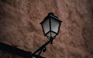 Preview wallpaper lantern, building, plants